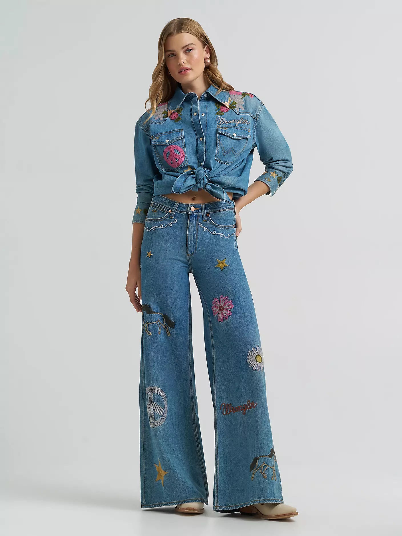 Wrangler X Lainey Wilson | Embroidered Wide Leg Jean | Mid Wash