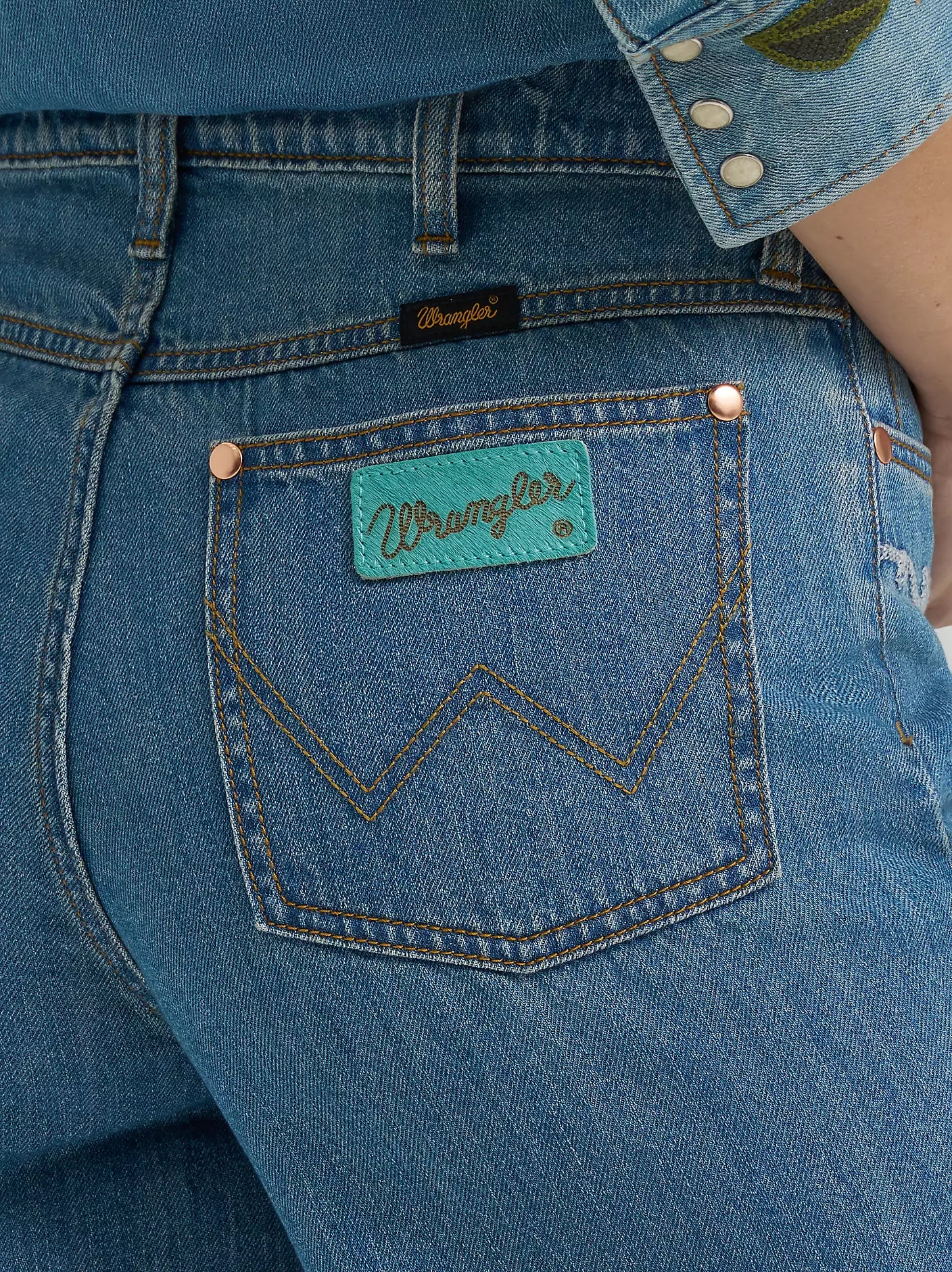 Wrangler X Lainey Wilson | Embroidered Wide Leg Jean | Mid Wash