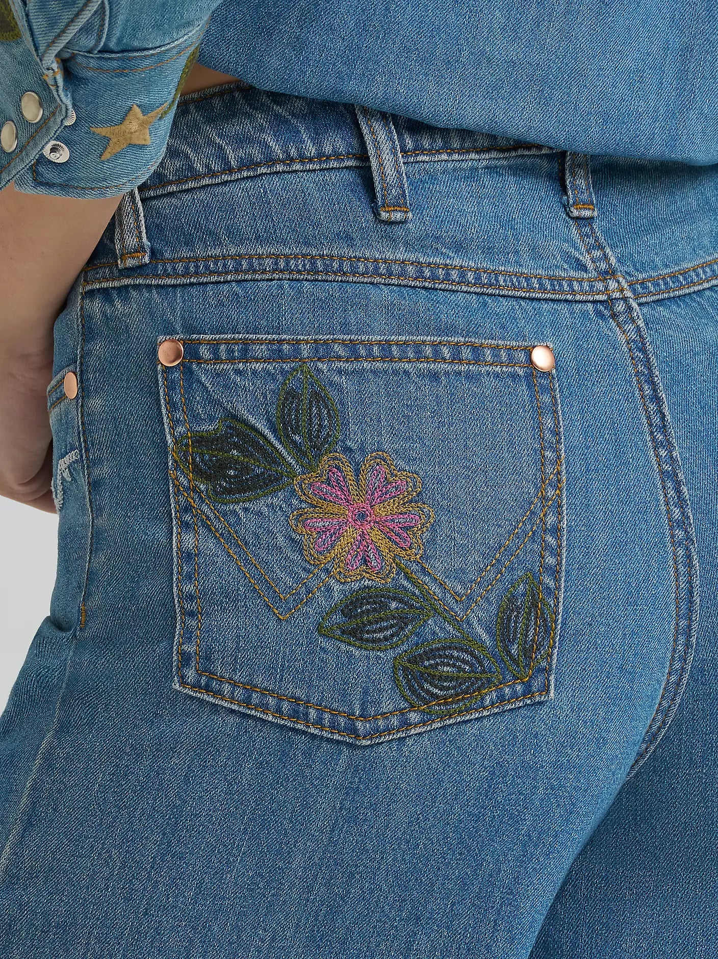 Wrangler X Lainey Wilson | Embroidered Wide Leg Jean | Mid Wash