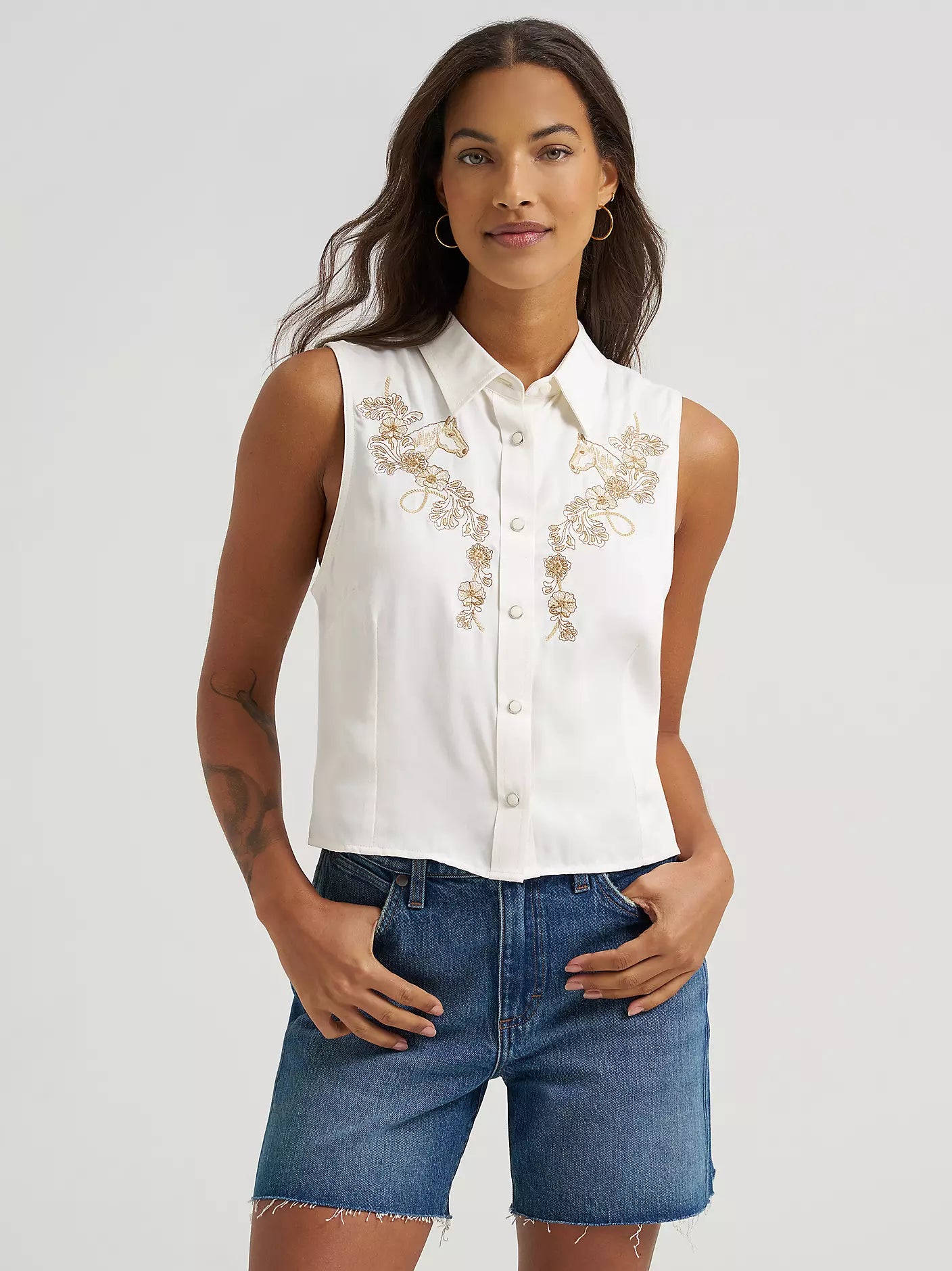 Wrangler Retro | Vintage Sleeveless Embroidered Snap Shirt | White