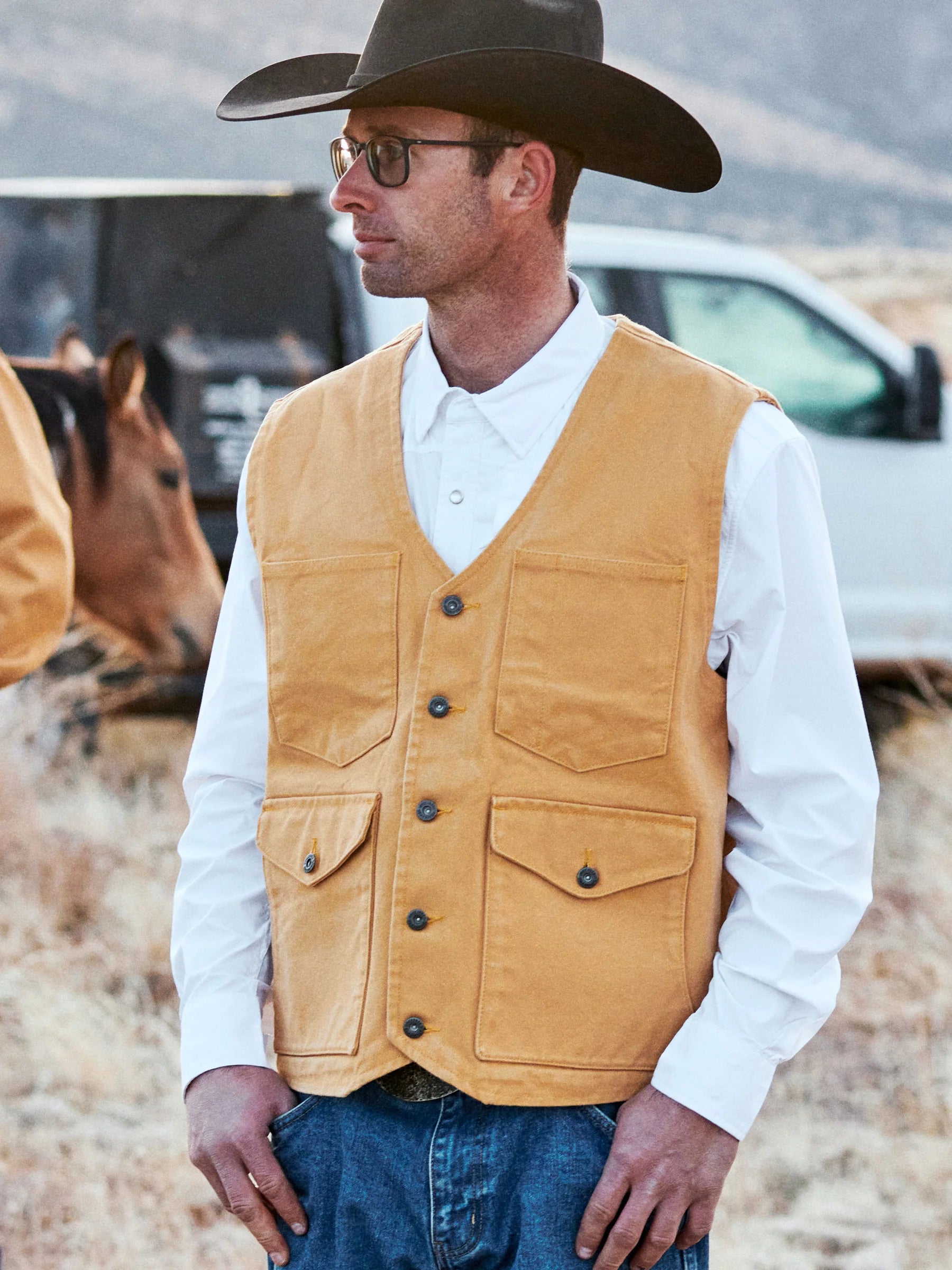 Schaefer Outfitter | Brushcloth Vest | Suntan