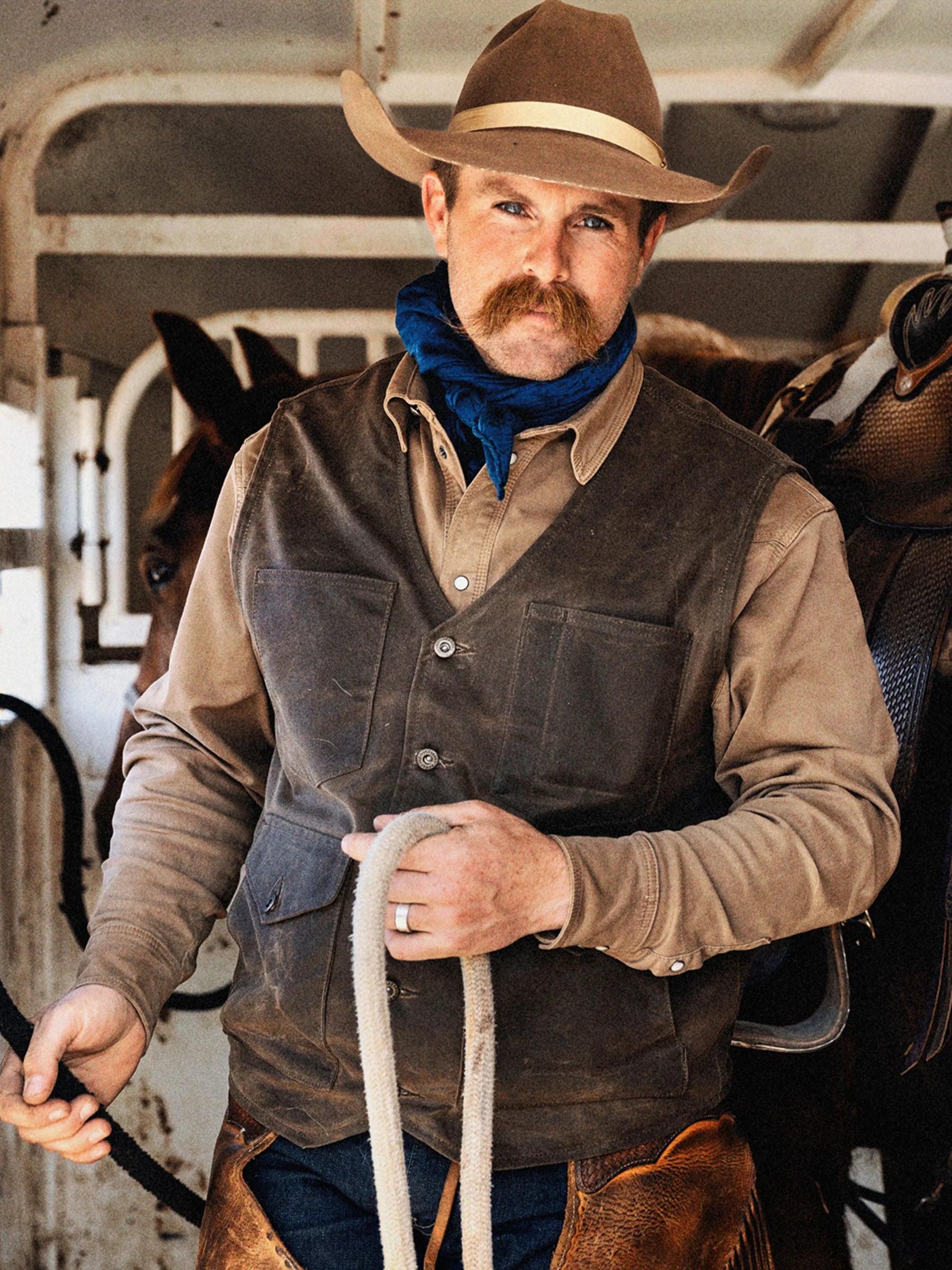 Schaefer Outfitter| Rangewax Mesquite Vest | Oak